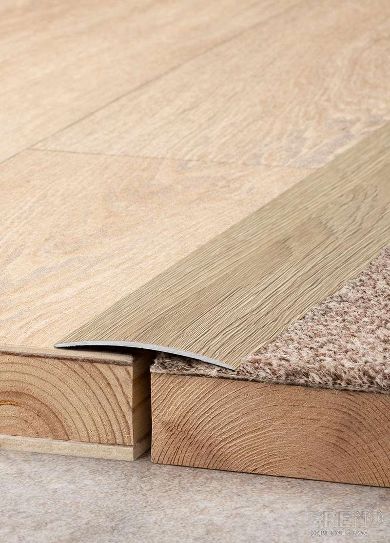 Prechodový profil smrekovec - samolepiaci