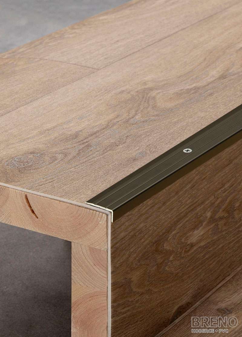 Schodová hrana bronz - vŕtaná