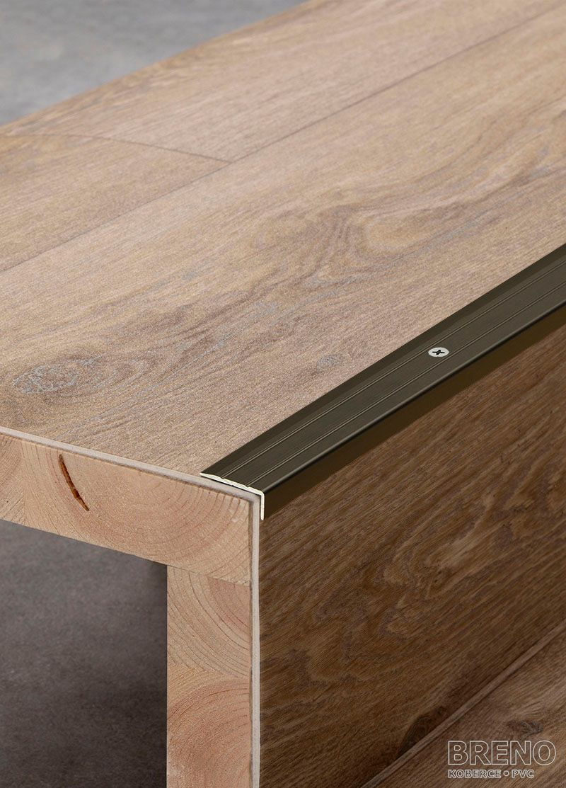 Schodová hrana bronz - vŕtaná