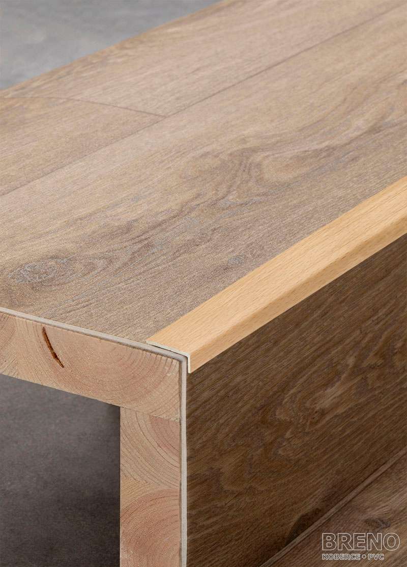 Schodová hrana buk - samolepiaci