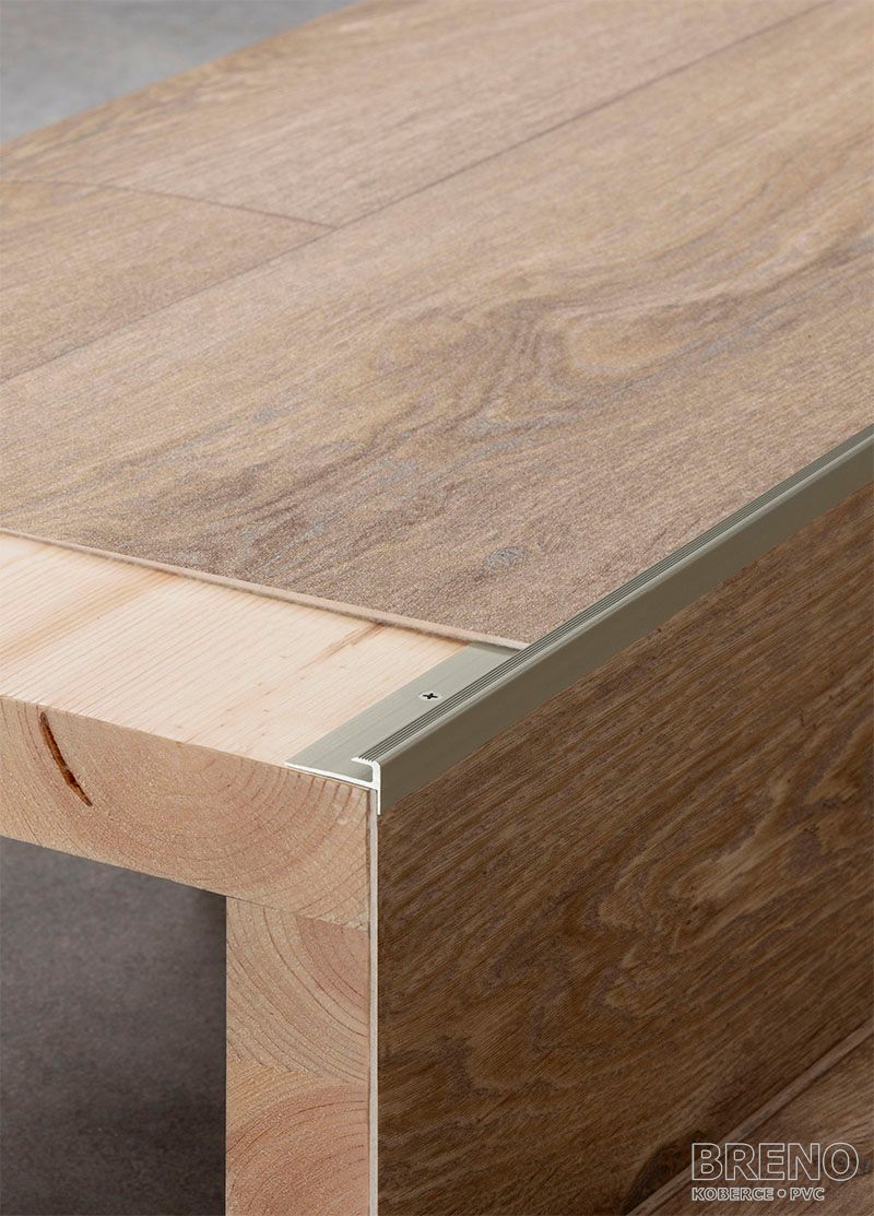 Schodová hrana DP32 champagne mat - vrtaná