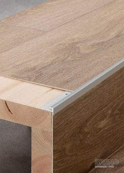 Schodová hrana DP32 striebro mat - vŕtaná