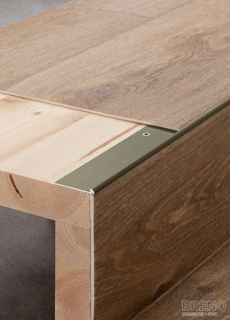 Schodová hrana DP40 bronz mat - vrtaná