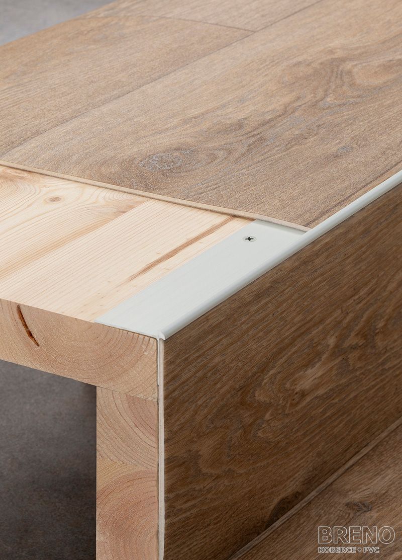 Schodová hrana DP40 striebro mat - vŕtaná