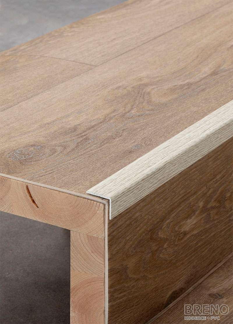 Schodová hrana dub biely - samolepiaci