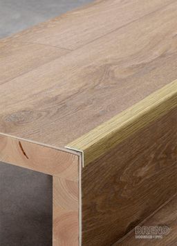 Schodová hrana dub světlý - samolepicí