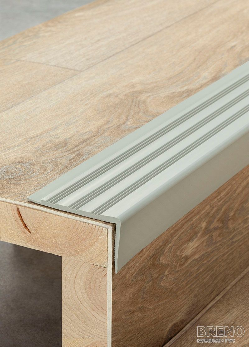 Schodová hrana PVC 208/F