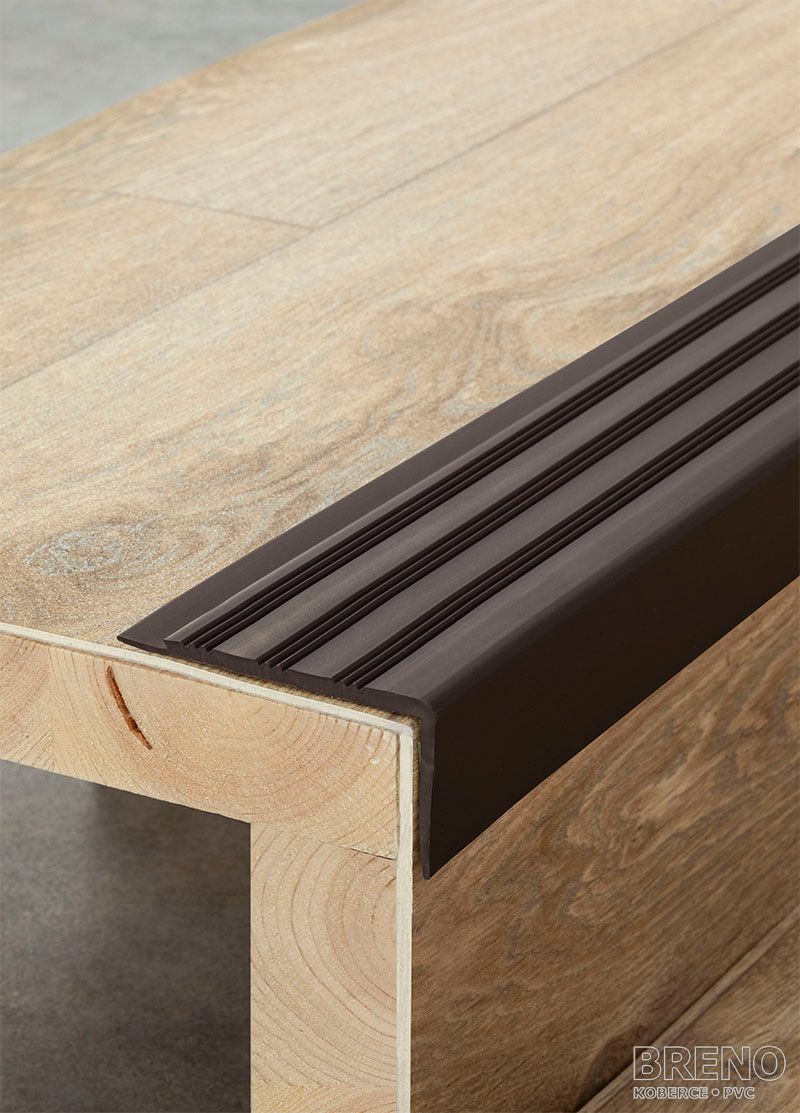 Schodová hrana PVC 545/F