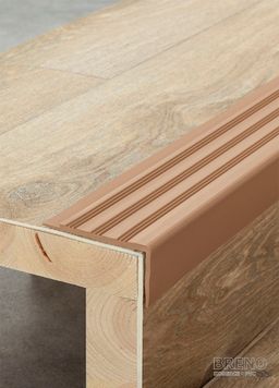 Schodová hrana PVC 560/F