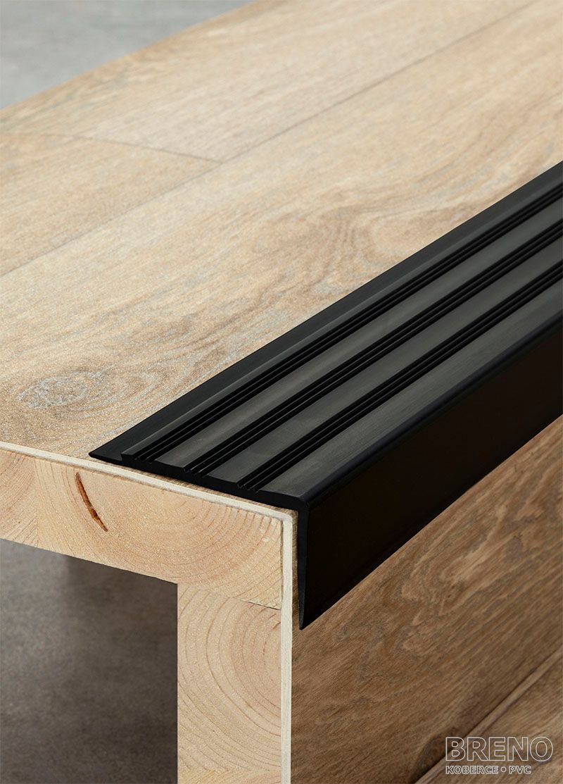 Schodová hrana PVC 600/F