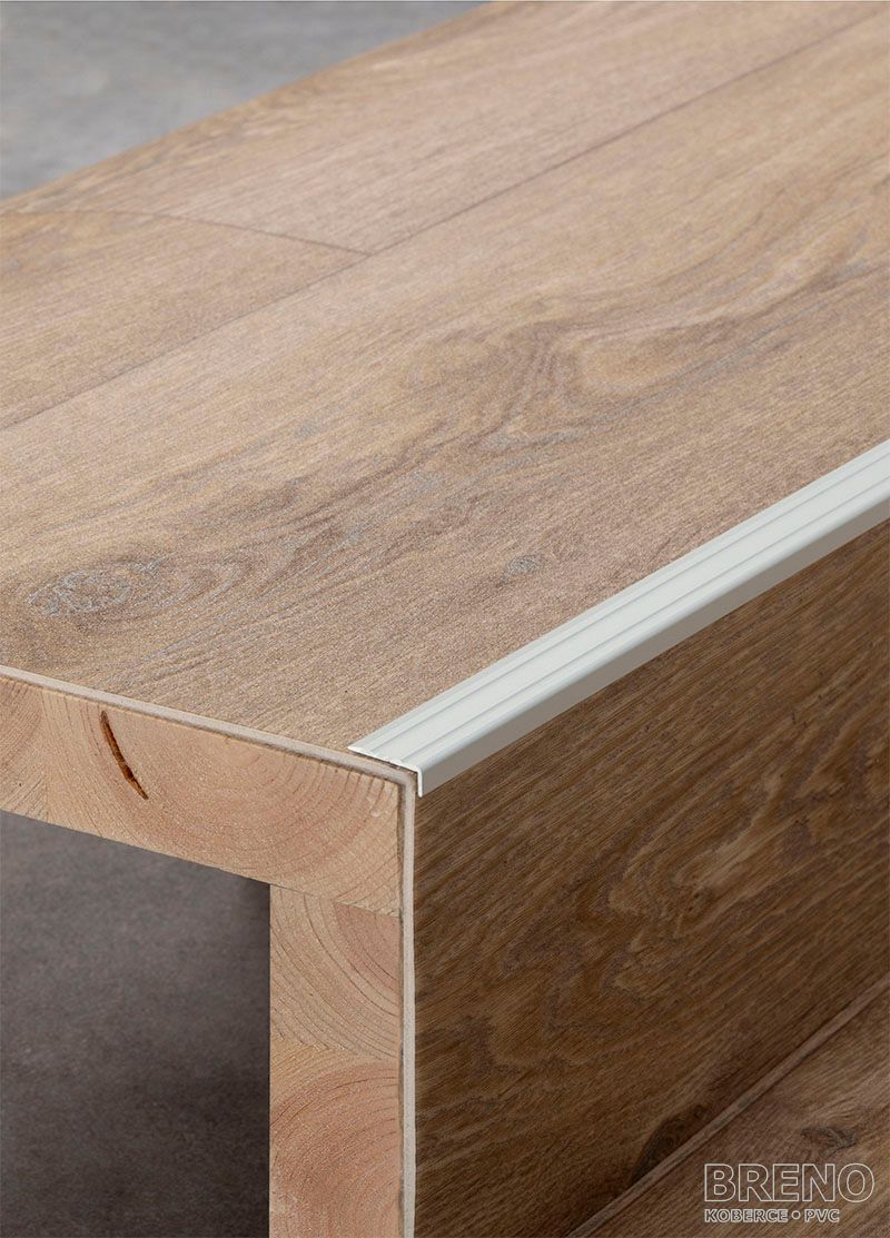 Schodová hrana stříbro - samolepicí