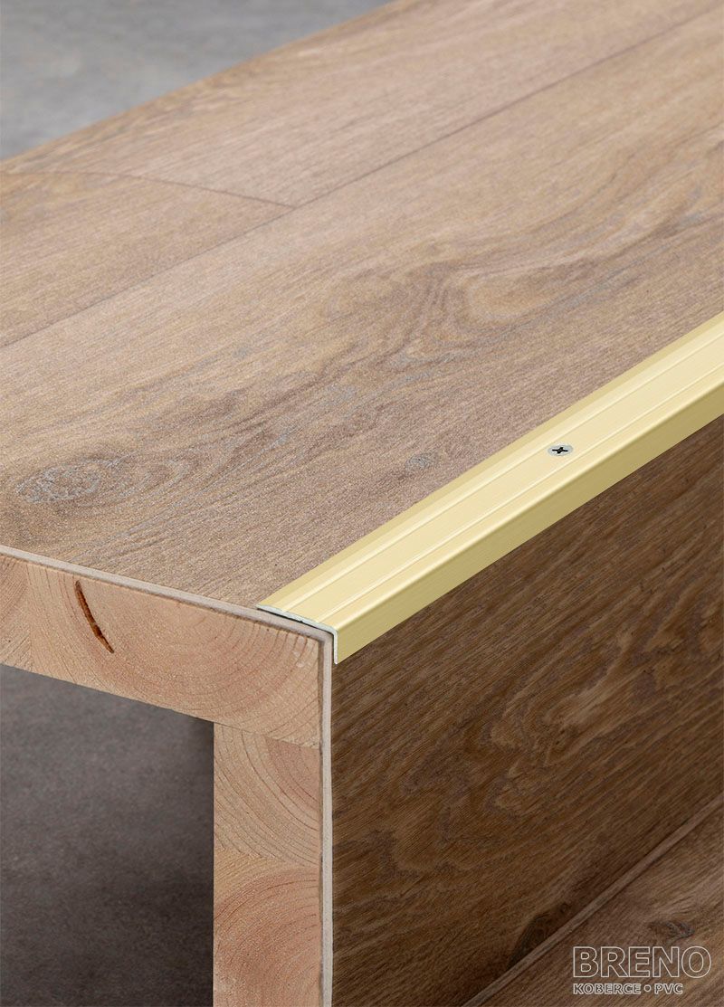 Schodová hrana zlato - vŕtaná