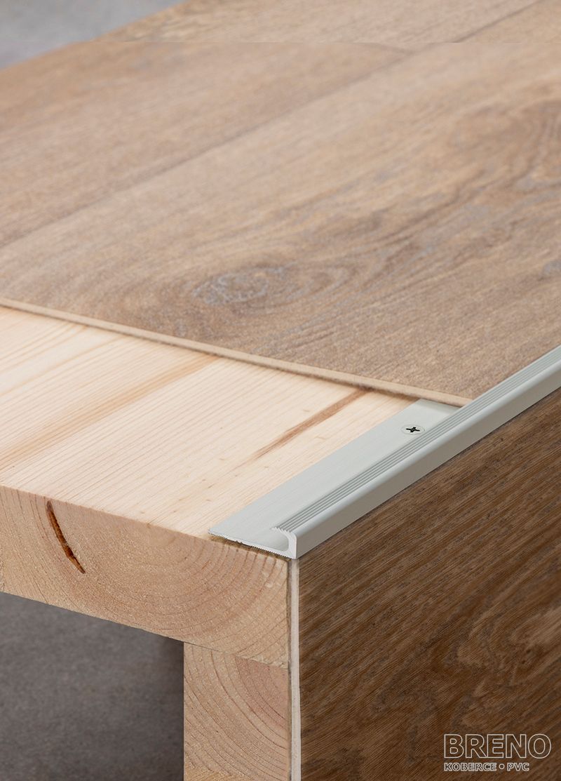 Ukončovací profil striebro - vŕtaný