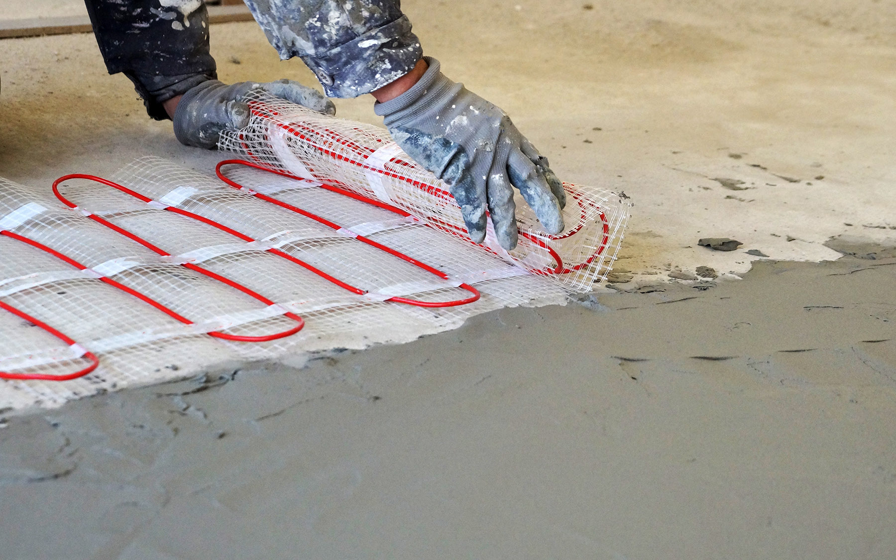 pokládka elektrického podlahového kúrenia zaliatie do stierky